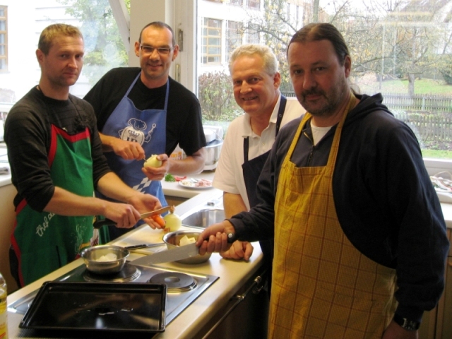 Kochkurs in Starnberg: Zu viert besuchte man den Grundlehrgang zur Fischverwertung und Fischküche.